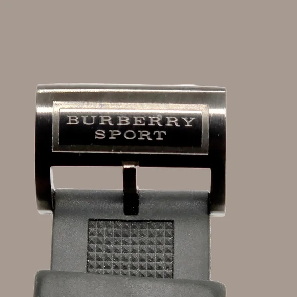 ✨️Burberry✨️ BU7713 Sports Chronograph Watch - Picture 4 of 8